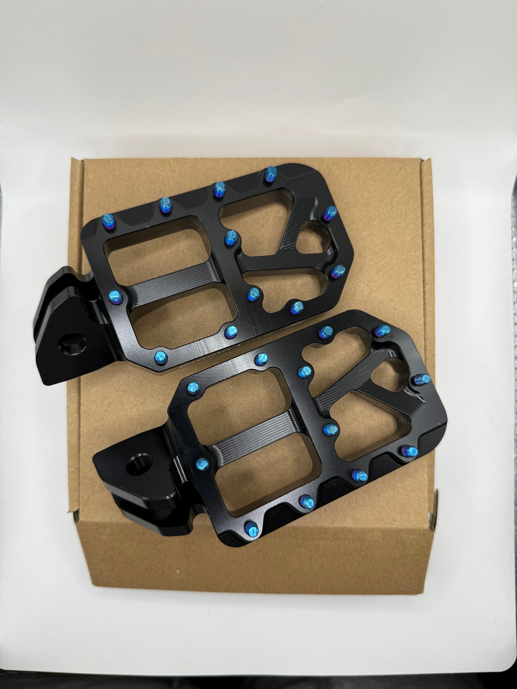 Emoto Luxe Foot Pegs