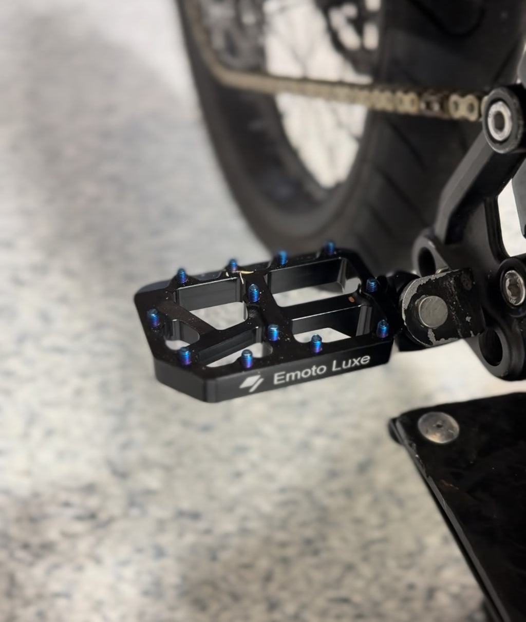 Emoto Luxe Foot Pegs
